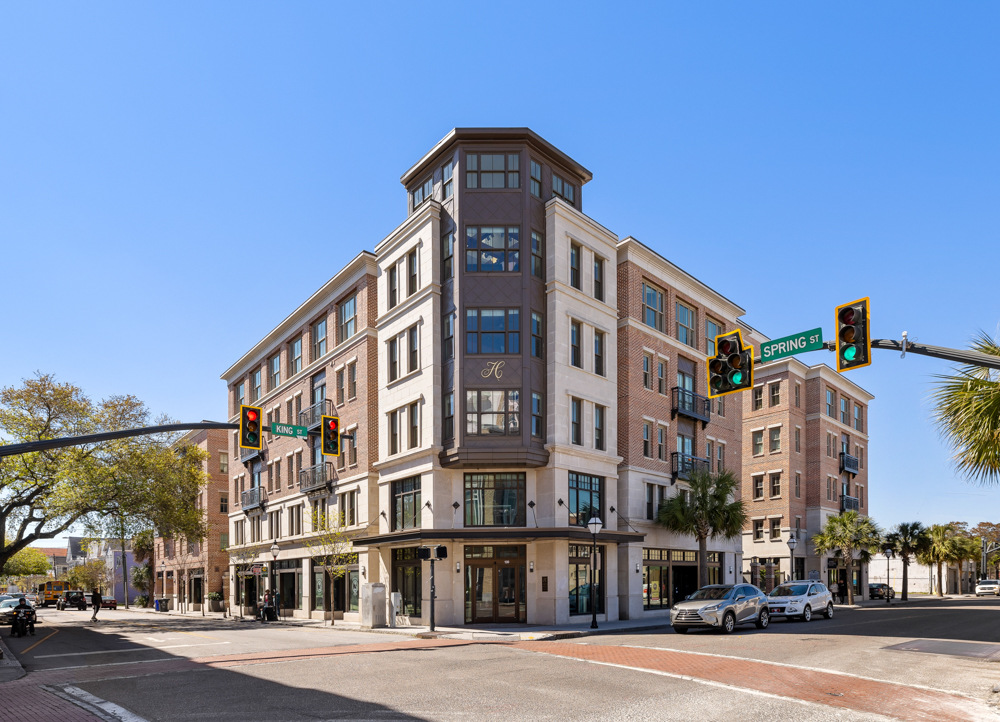 hoffler place apartments near college of charleston exterior