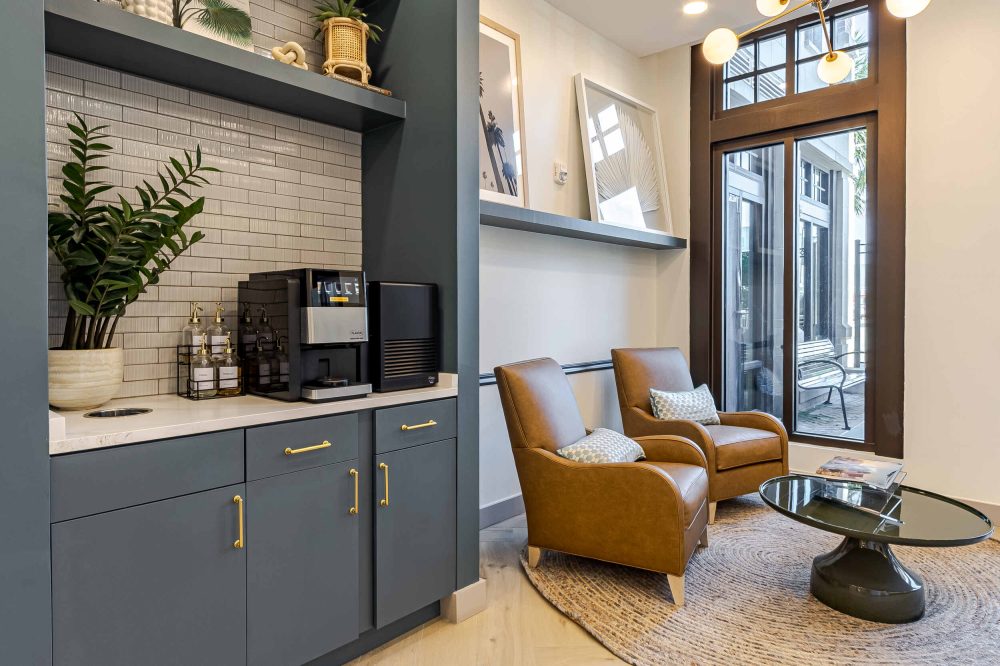 hoffler place off campus apartments near college of charleston clubhouse lounge coffee bar